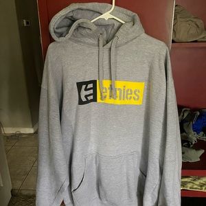 Etnies hoodie sweater